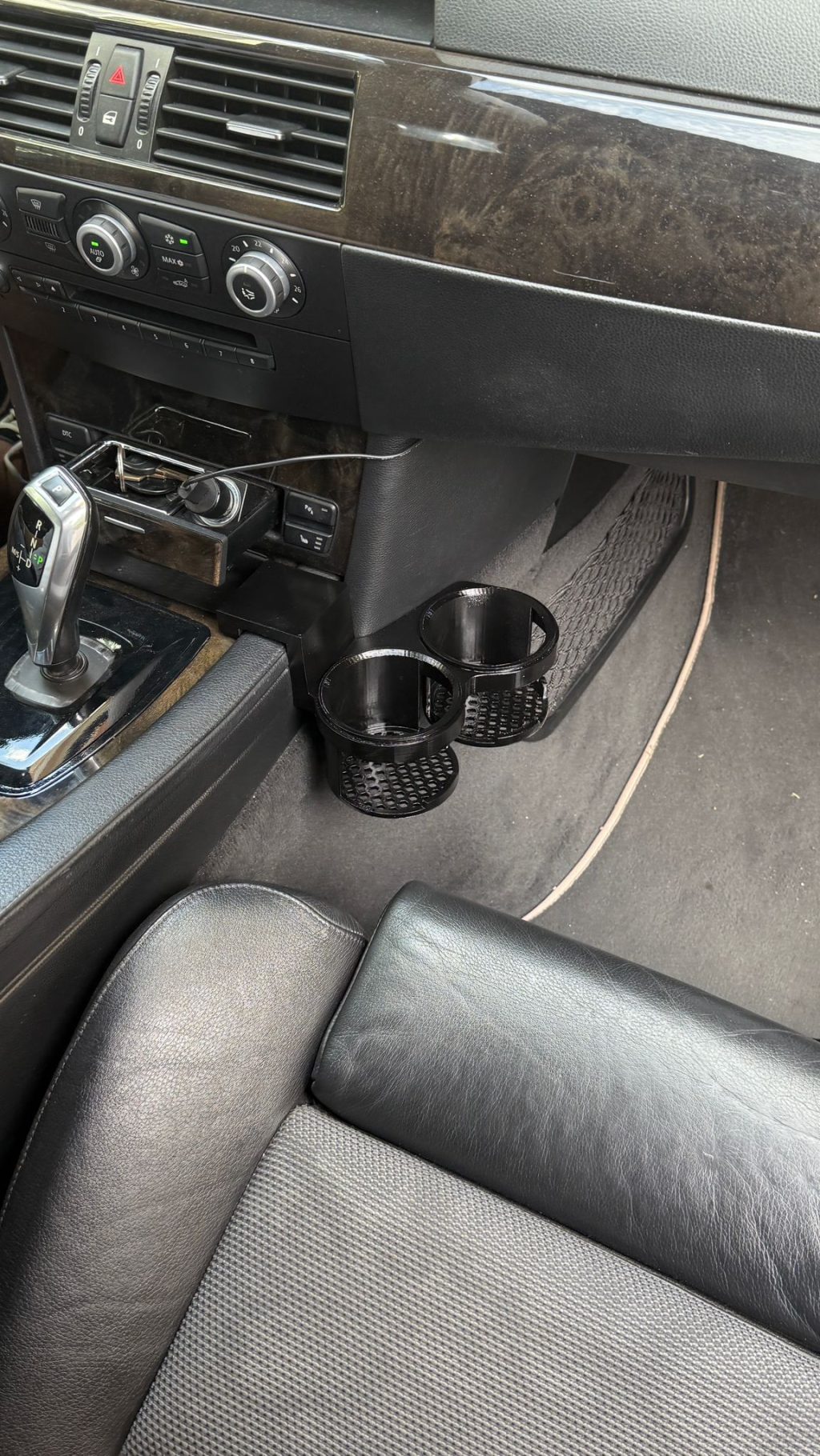 suport de pahare bmw e60 (2) Suport Pahare BMW E60 - 3 Variante