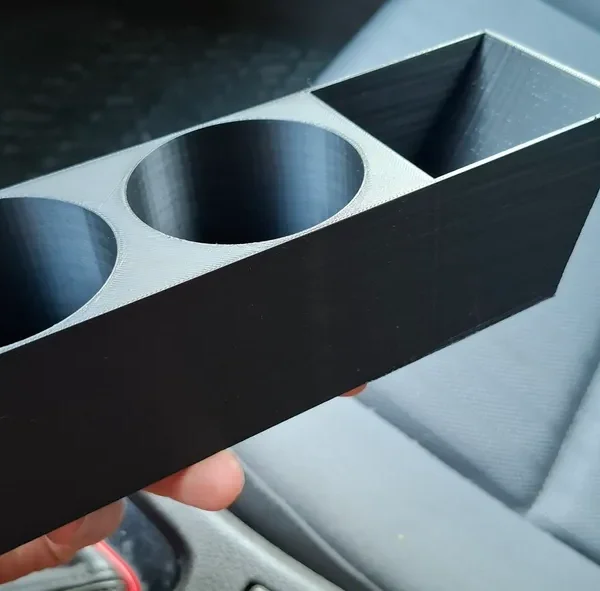 20250711_202716 Suport Pahare Audi A4 B7 – montaj lângă cotieră