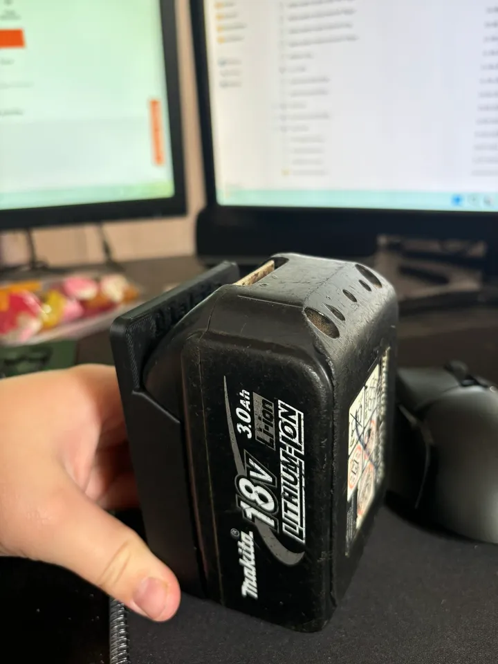 img_2529 Suport Acumulator Makita 18V